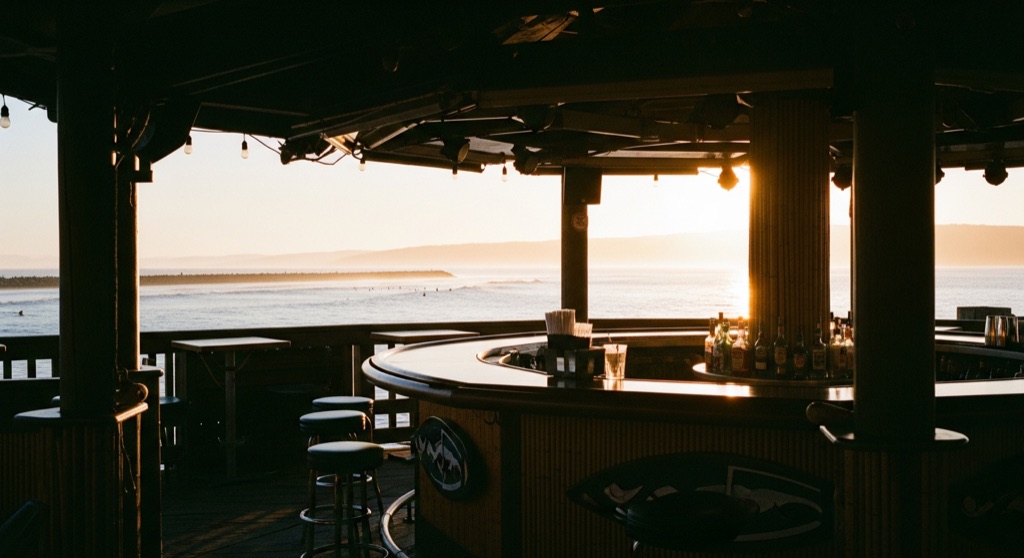 Makai Island Kitchen & Groggery